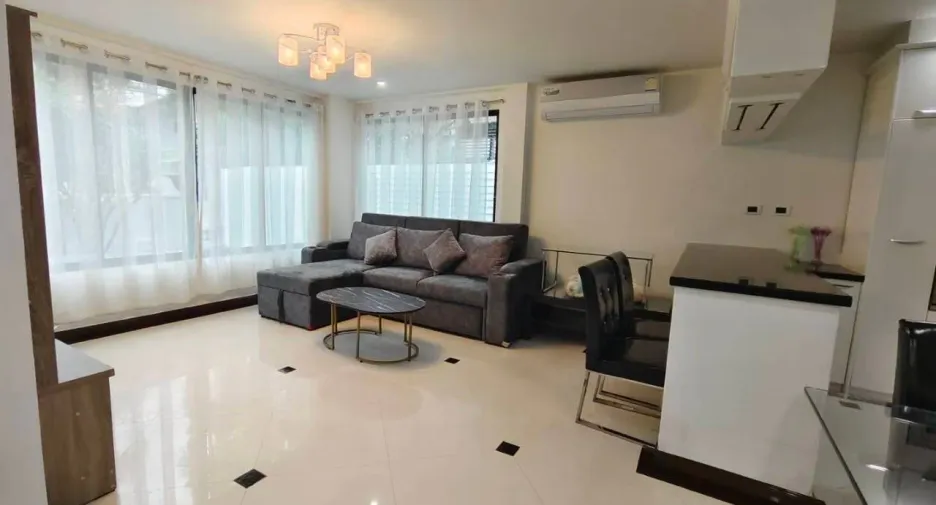 For rent 4 bedrooms villa in Bang Lamung, Chonburi
