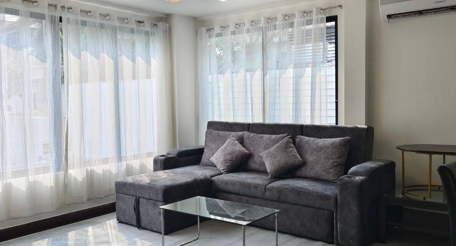 For rent 4 bedrooms villa in Bang Lamung, Chonburi