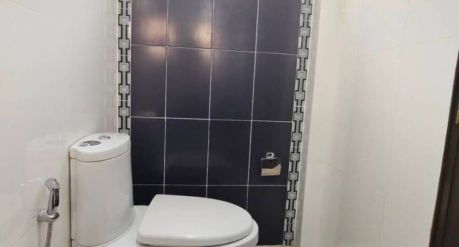 For rent 4 bedrooms villa in Bang Lamung, Chonburi
