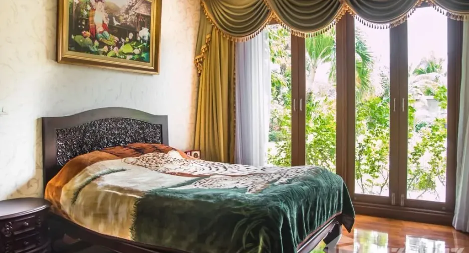 Villa en venta y en alquiler de 5 habitaciones en Thalang, Phuket
