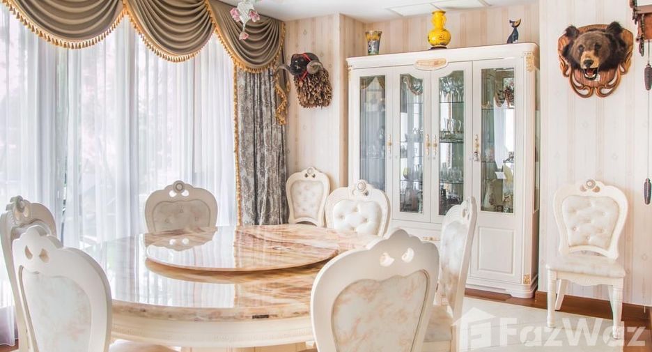 Villa en venta y en alquiler de 5 habitaciones en Thalang, Phuket