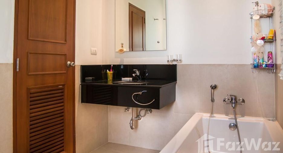 Villa en venta y en alquiler de 5 habitaciones en Thalang, Phuket