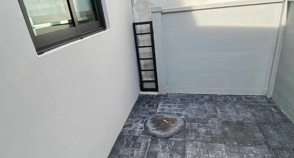 For sale 3 bedrooms townhouse in Bang Phli, Samut Prakan