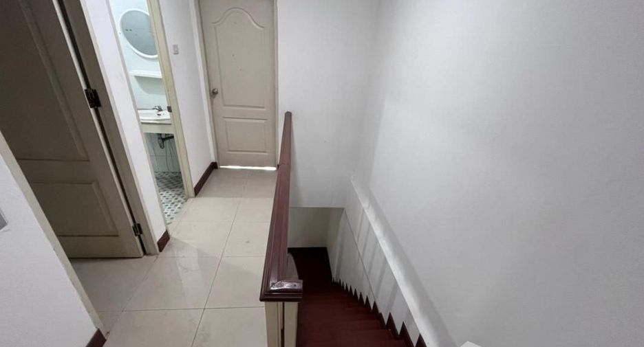 Продажа 3 спальни таунхаус в Кхан На Яо, Бангкок
