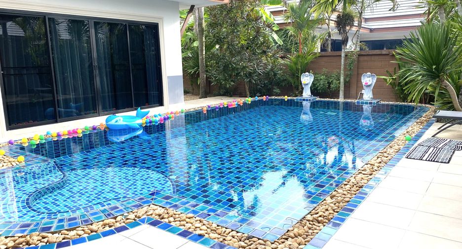 For rent 3 bedrooms villa in Huay Yai, Pattaya