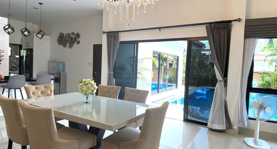 For rent 3 ベッドルーム villa in Huay Yai, Pattaya