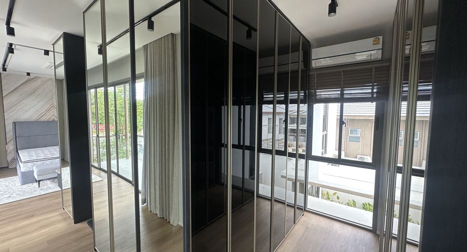 For rent 4 bedrooms house in Bang Lamung, Chonburi