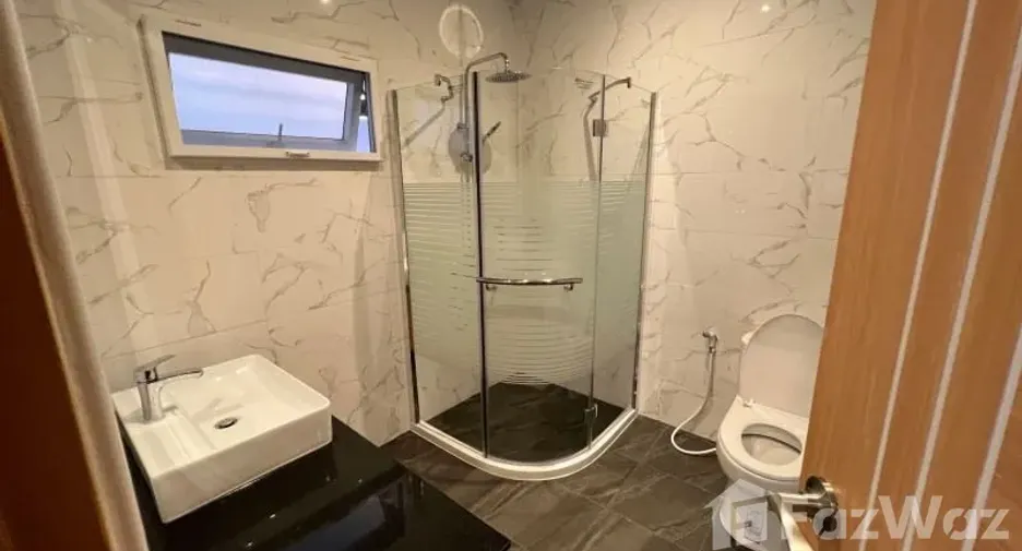 Haus zur Miete mit 4 Zimmer in Bang Lamung, Chonburi