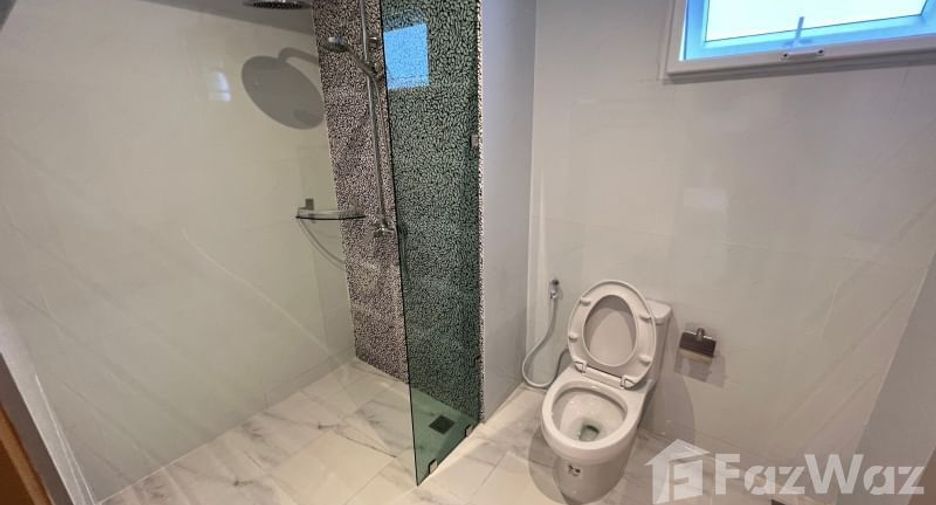 Haus zur Miete mit 4 Zimmer in Bang Lamung, Chonburi