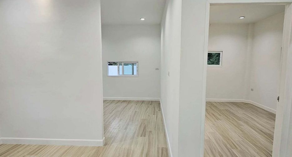 出售 2 卧室 独立屋 在 Mueang Lop Buri, Lop Buri