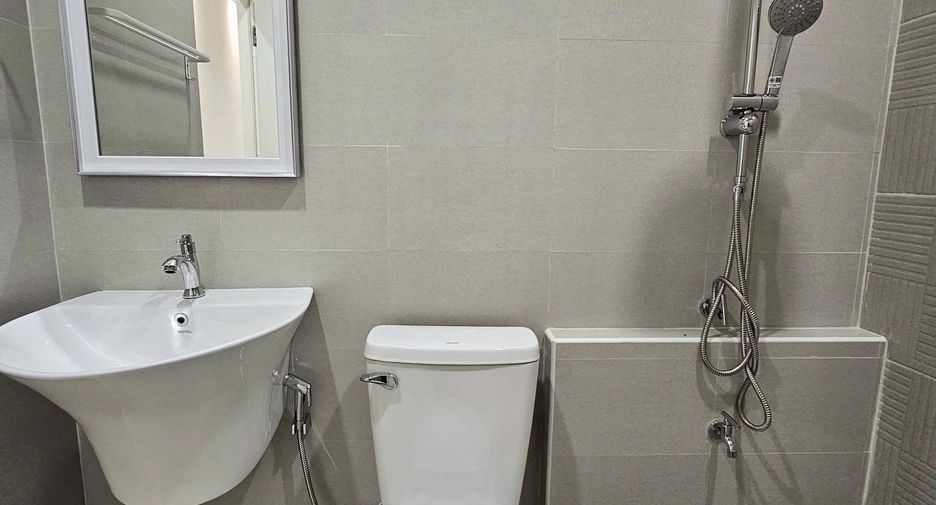 For sale 2 bedrooms house in Mueang Lop Buri, Lopburi