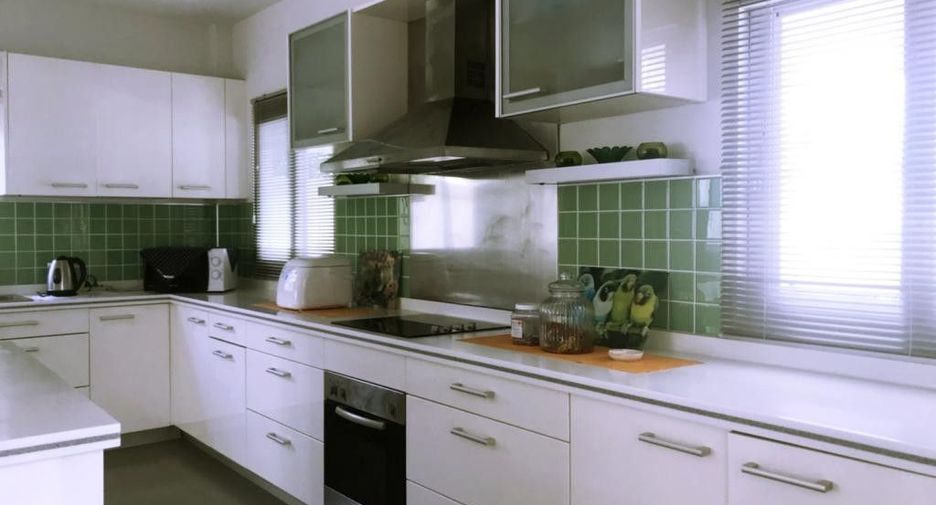 For sale and for rent 4 bedrooms villa in Bang Lamung, Chonburi
