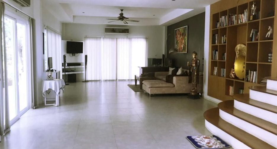 For sale and for rent 4 bedrooms villa in Bang Lamung, Chonburi