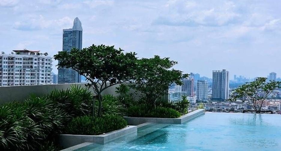For sale 1 bed condo in Thon Buri, Bangkok