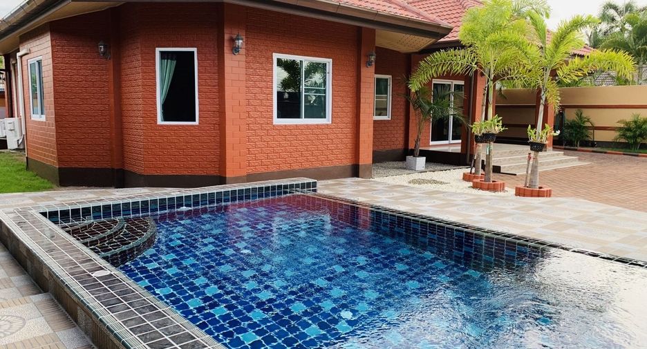 For rent 3 bedrooms villa in Bang Lamung, Chonburi