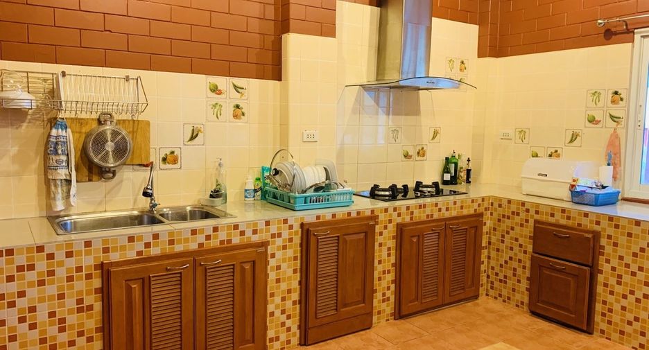 For rent 3 bedrooms villa in Bang Lamung, Chonburi