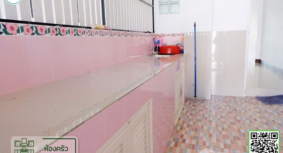 For sale 3 bedrooms townhouse in Mueang Uttaradit, Uttaradit