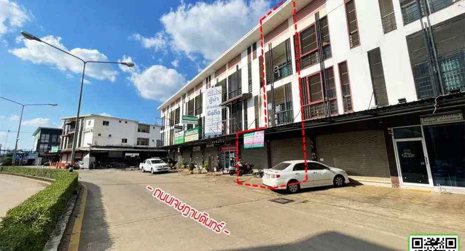 For sale 3 bedrooms townhouse in Mueang Uttaradit, Uttaradit