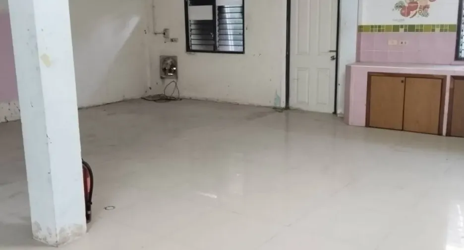 Casa adosada en venta de 3 habitaciones en Phlapphla Chai, Buriram