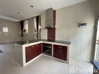 Casa en alquiler de 3 habitaciones en Bang Saray, Pattaya