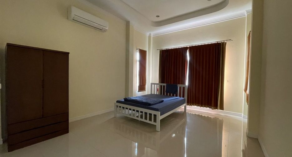 Haus zur Miete mit 3 Zimmer in Sattahip, Chonburi