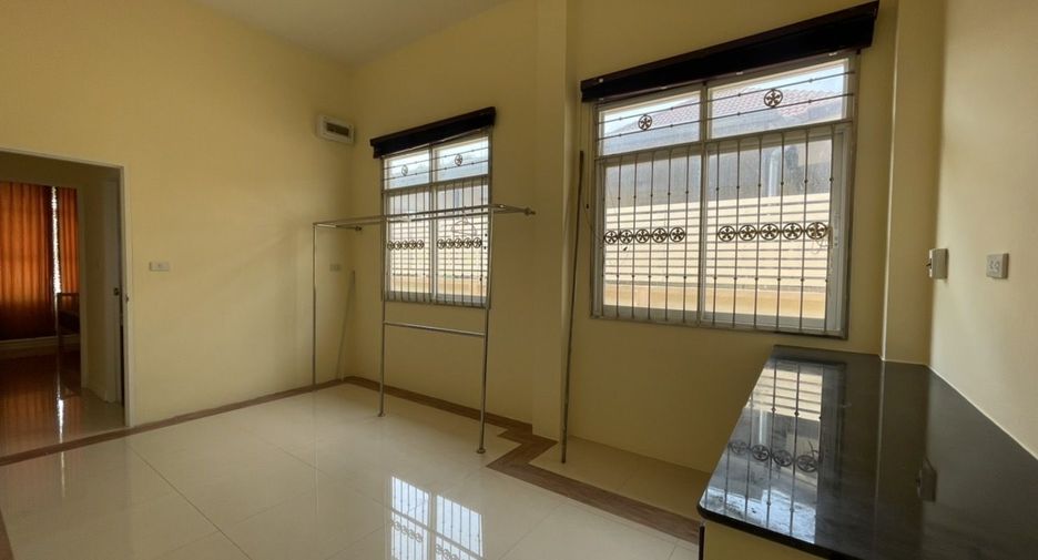Haus zur Miete mit 3 Zimmer in Sattahip, Chonburi