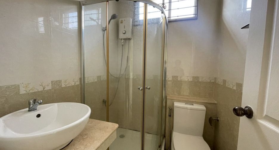 Haus zur Miete mit 3 Zimmer in Sattahip, Chonburi