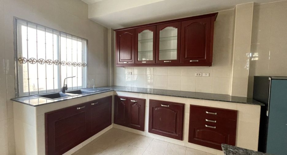 Haus zur Miete mit 3 Zimmer in Sattahip, Chonburi