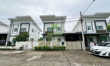For sale 3 bedrooms house in Lam Luk Ka, Pathum Thani