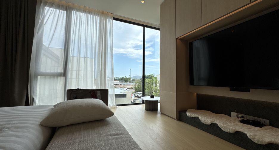 À vendre et à louer 4 chambres villa à Mueang Phuket, Phuket