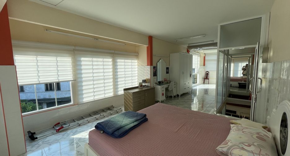 Casa adosada en venta de 2 habitaciones en Bang Phlat, Bangkok