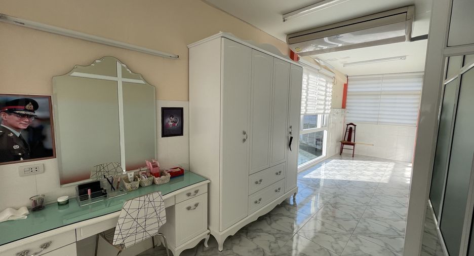 Casa adosada en venta de 2 habitaciones en Bang Phlat, Bangkok