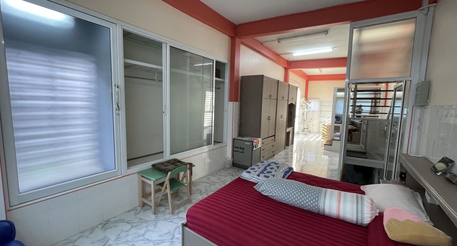 Casa adosada en venta de 2 habitaciones en Bang Phlat, Bangkok