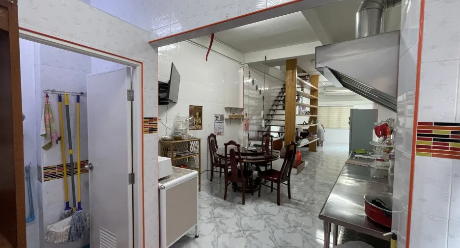 Casa adosada en venta de 2 habitaciones en Bang Phlat, Bangkok