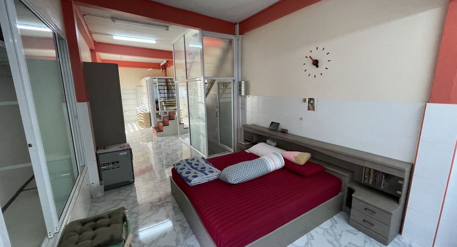 Casa adosada en venta de 2 habitaciones en Bang Phlat, Bangkok