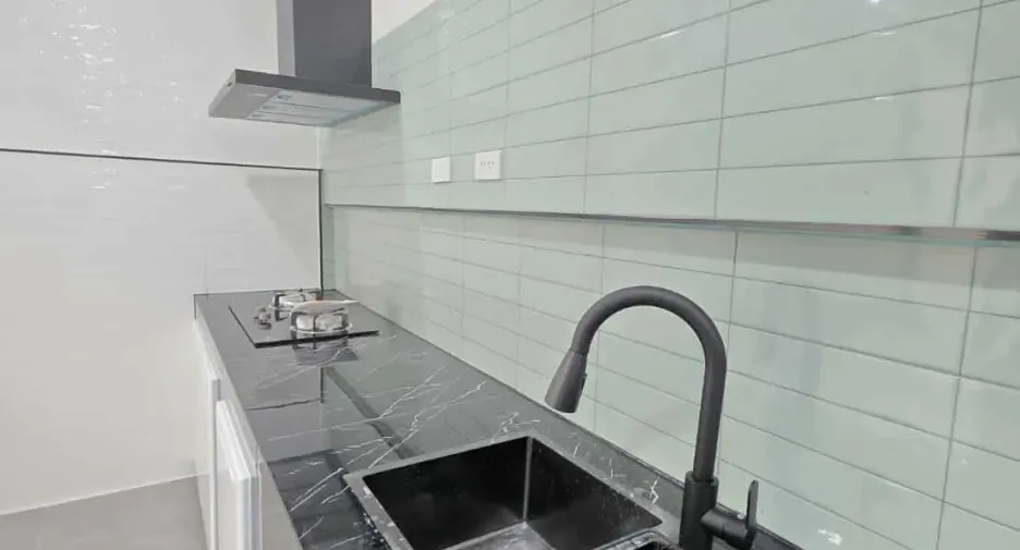 Reihenhaus zum Kauf mit 2 Zimmer in Mueang Phuket, Phuket