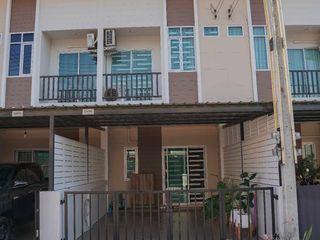 Casa adosada en venta de 2 habitaciones en Bang Lamung, Chonburi