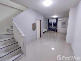 Casa adosada en venta de 2 habitaciones en Bang Lamung, Chonburi