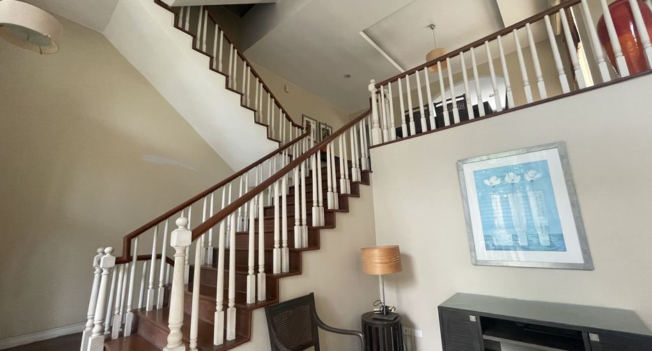 Reihenhaus zum Kauf mit 3 Zimmer in Sattahip, Chonburi