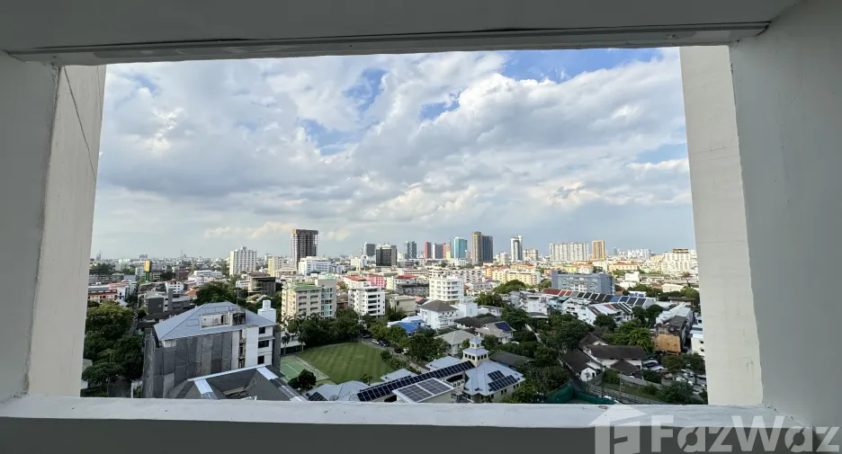For sale and for rent 2 bedrooms condo in Watthana, Bangkok