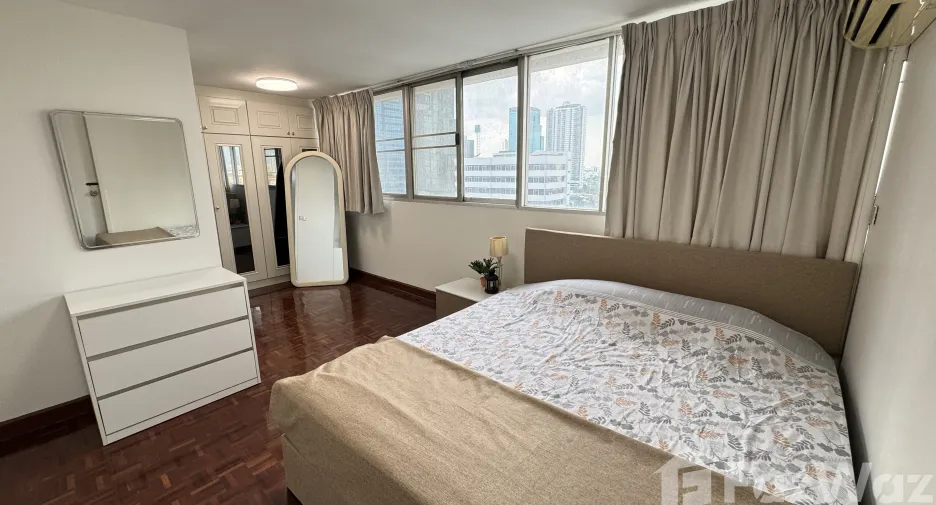 For sale and for rent 2 bedrooms condo in Watthana, Bangkok