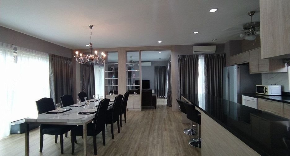 For rent 4 bedrooms villa in Bang Lamung, Chonburi