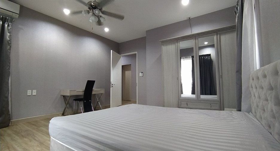 For rent 4 bedrooms villa in Bang Lamung, Chonburi