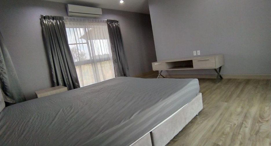 For rent 4 bedrooms villa in Bang Lamung, Chonburi