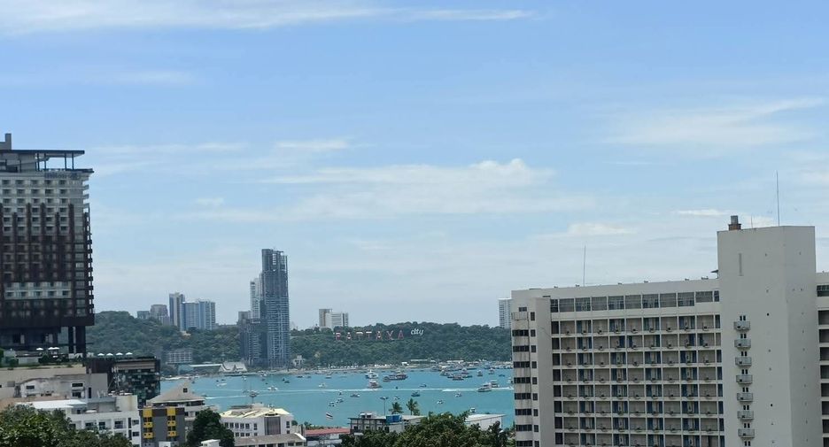For sale 2 ベッドルーム condo in Bang Lamung, Chonburi