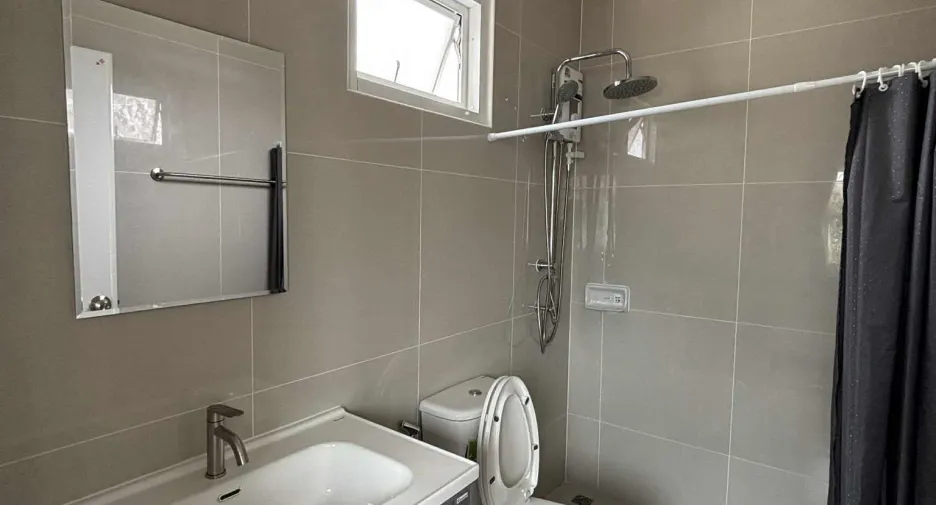 For rent 4 bedrooms house in Bang Lamung, Chonburi