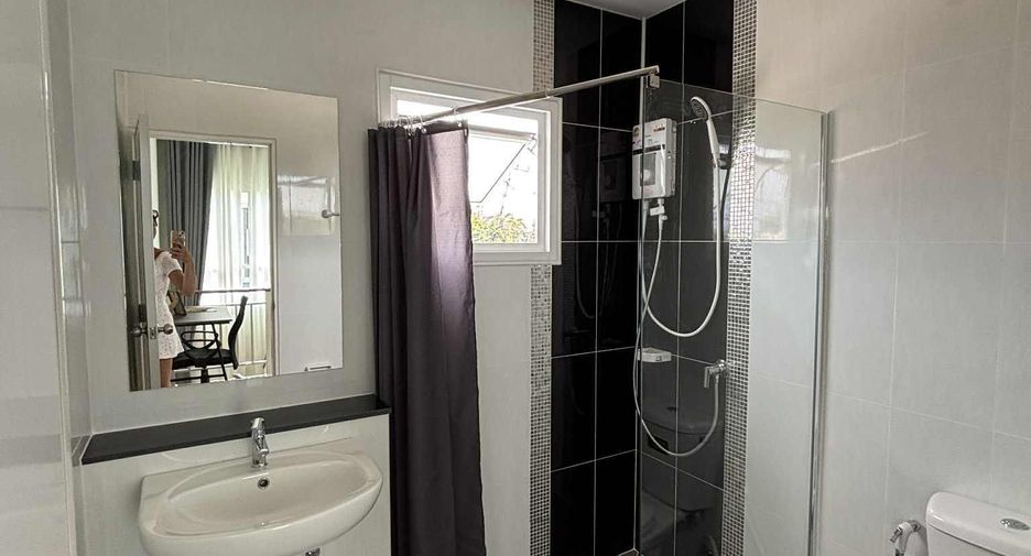 For rent 4 bedrooms house in Bang Lamung, Chonburi