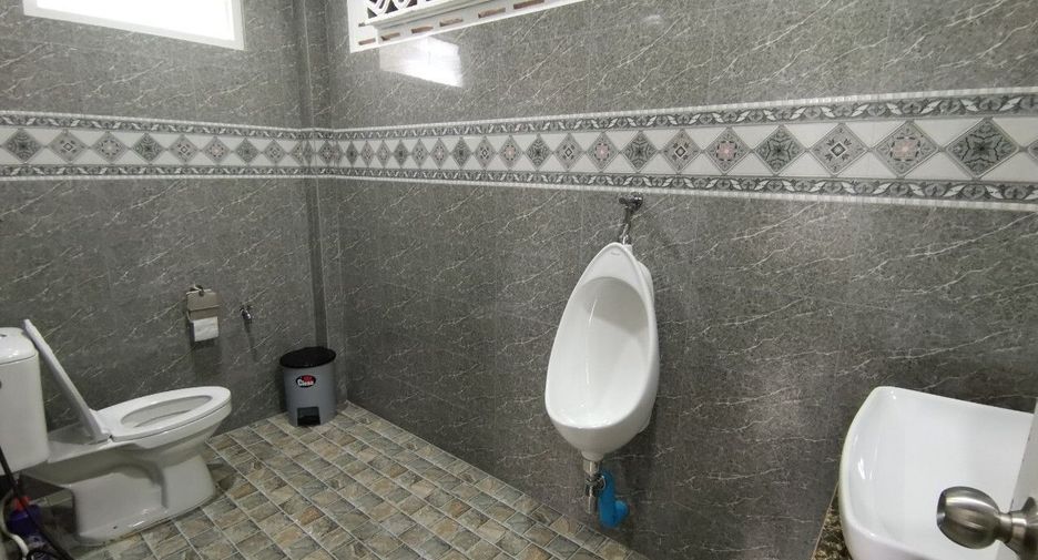 Haus zur Miete mit 3 Zimmer in Bang Lamung, Chonburi