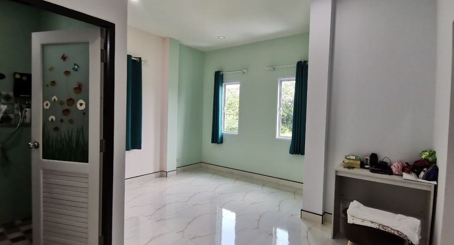 Haus zur Miete mit 3 Zimmer in Bang Lamung, Chonburi