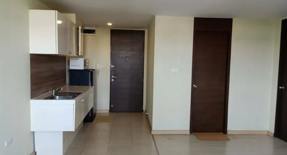 For sale 2 bedrooms condo in Wang Thonglang, Bangkok
